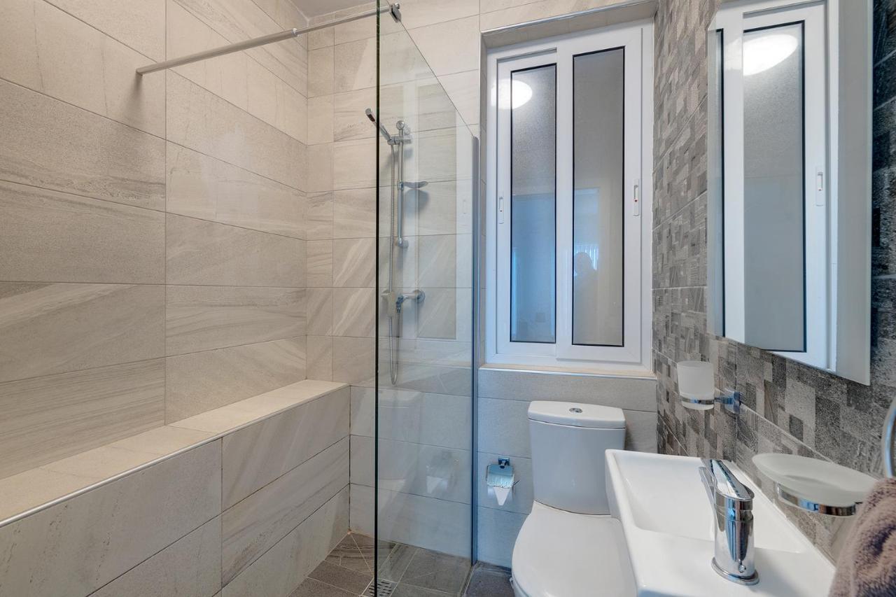 Spacious Apartment Steps To The Promenade 슬리에마 외부 사진